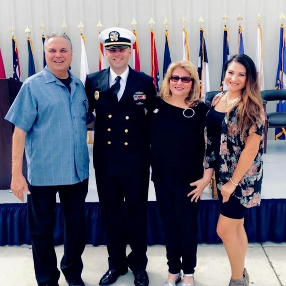 Meet the Posher - Picture 3 of 7